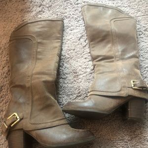 Fergalicious boots by Fergie size 6